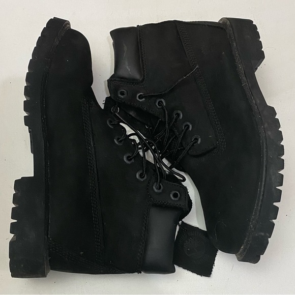 Timberlands Size 6 - Picture 2 of 3